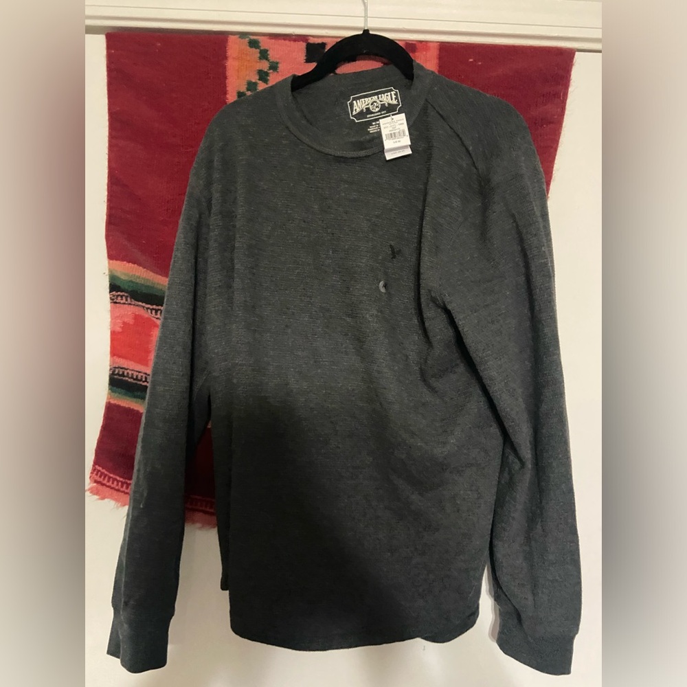 American Eagle long sleeve thermal. New with tags. Gray.